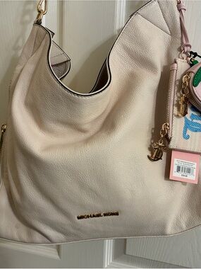 Michael Kors Pebbled Leather Shoulder Hobo,Light BlusH, w/Dusty, JUICY NWT charm